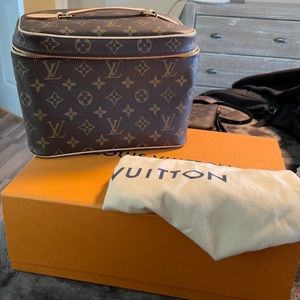 💯 Authentic Louis Vuitton Nice BB Monogram Vanity case toiletries bag🤩